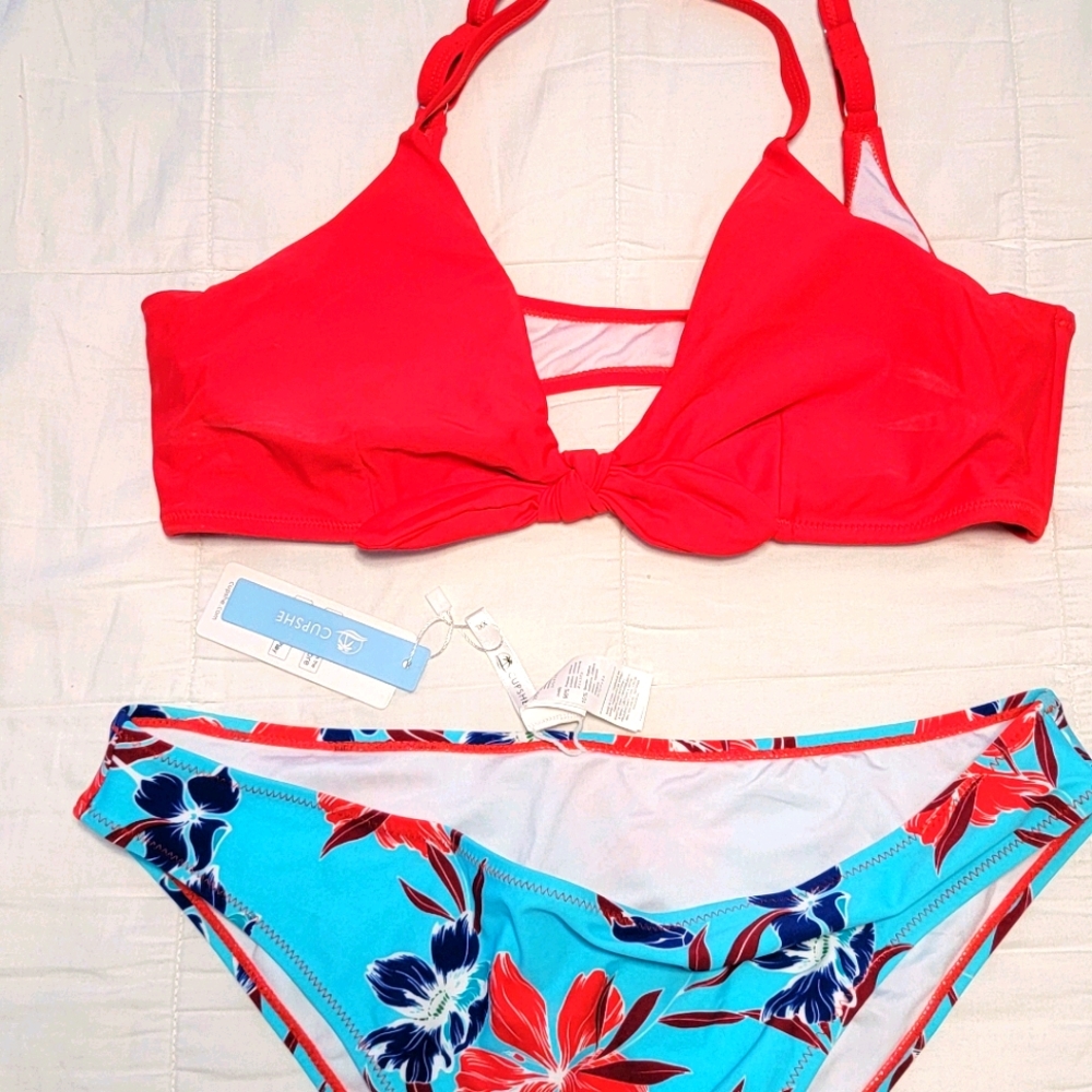Bikini - Picture 3 of 4